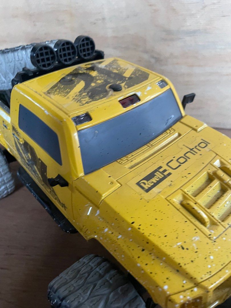 RC Remote Controlled MT BIG (Category: Remote Control Toys) located in Davao. Submitted by shauitoys2019 (Listing ID 1271374988, Image 3). Description: Nego Batt opt RC without the remote you still can use it by looking for another remote From England Brand.