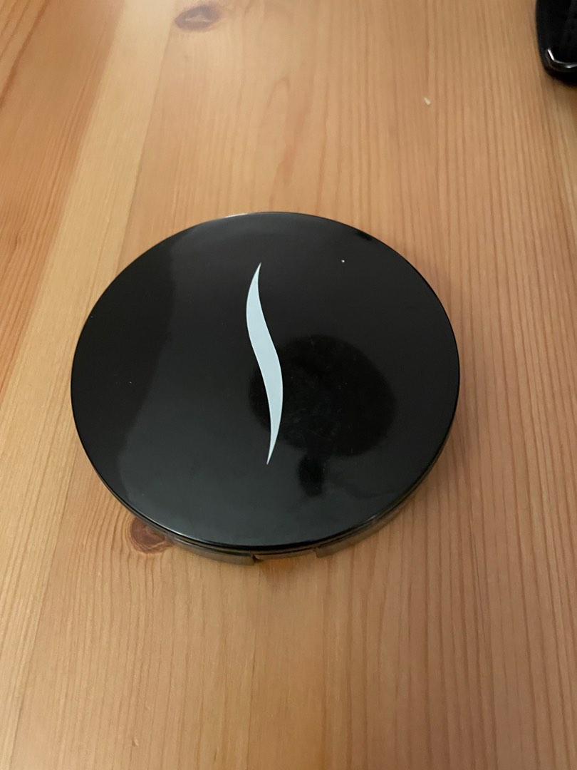 SEPHORA Lighted Mini Mirror, Beauty & Personal Care, Face, Makeup on Carousell