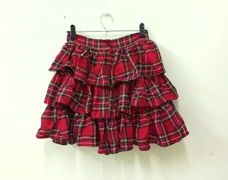 Plaid skirt dynamite store