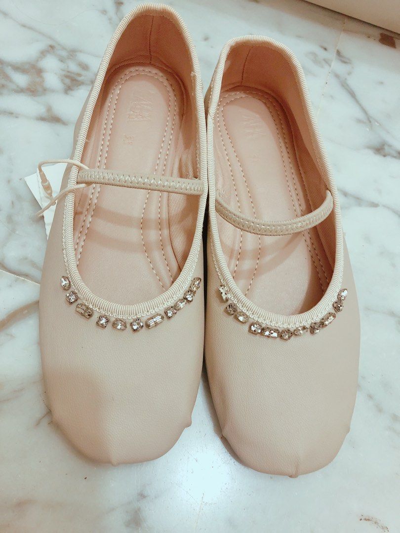 Girls sales flat shoes