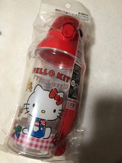 Mi botella favorita Hello Kitty de Tupperware  Everything pink,  Perfume bottles, Colorful pictures