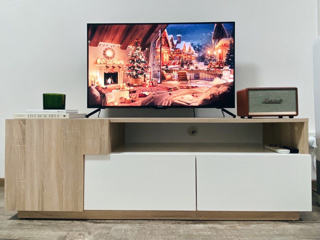 Star Living TV Console LIKE NEW