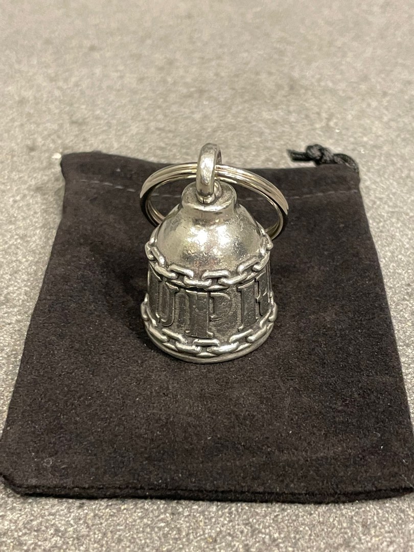 SUPREME BRAVO BELL-SILVER, 名牌, 飾物及配件- Carousell