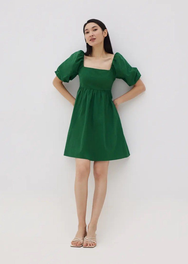 kelly green skater dress A Little Bit Of Everything Kelly Green Twist Front Cut Out Maxi Dress main image 0