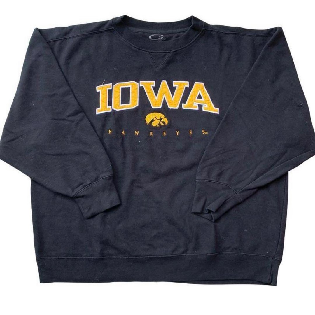 vintage iowa sweatshirt black, Men's Fashion, Coats, Jackets and