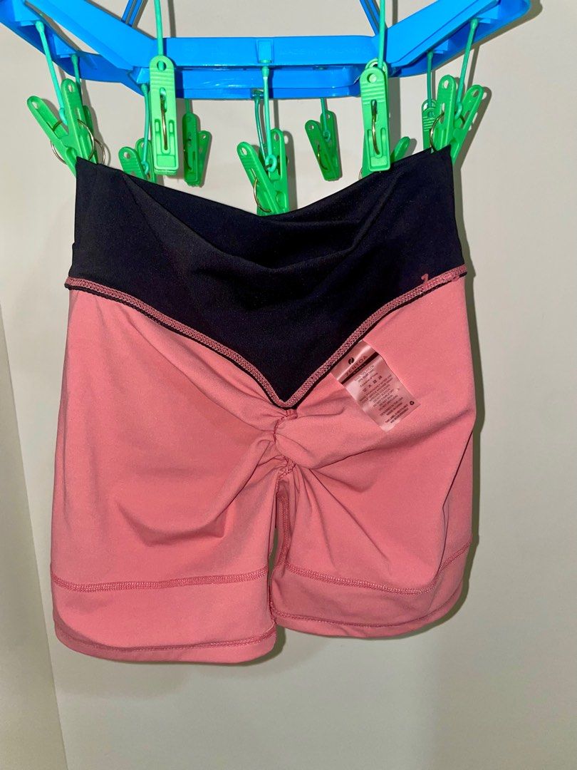 Zentoa pink scrunch bottom gym shorts, Women's Fashion, Activewear