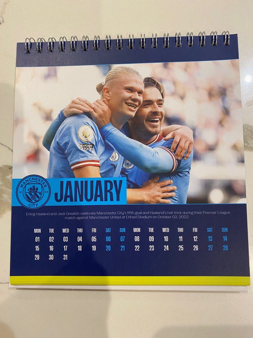 曼城2025年座檯月曆 Manchester City 2025 Desk Calendar, 興趣及遊戲, 收藏品及紀念品, 明星周邊