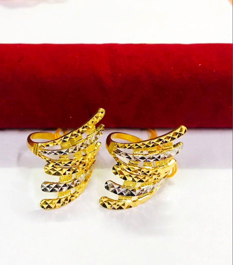 Gold era hotsell ring design