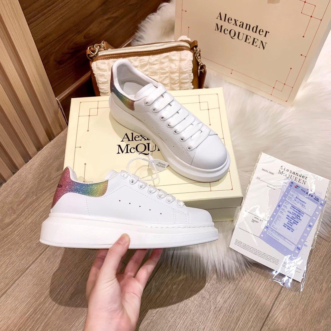 Alexander McQueen Larry Clear Sole Iridescent Oversized Sneakers in White  Calfskin Leather Pony-style calfskin ref.1023364 - Joli Closet