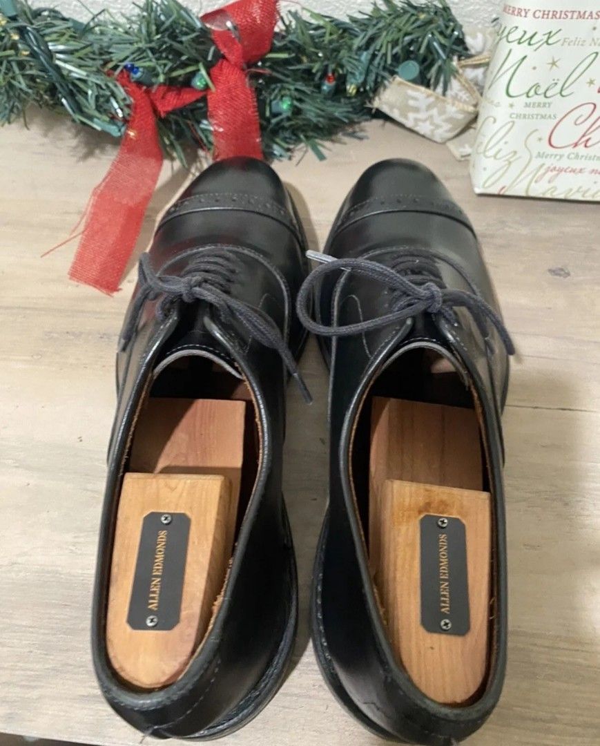Allen Edmonds Fifth Avenue black full grain leather Oxfords. 8.5D