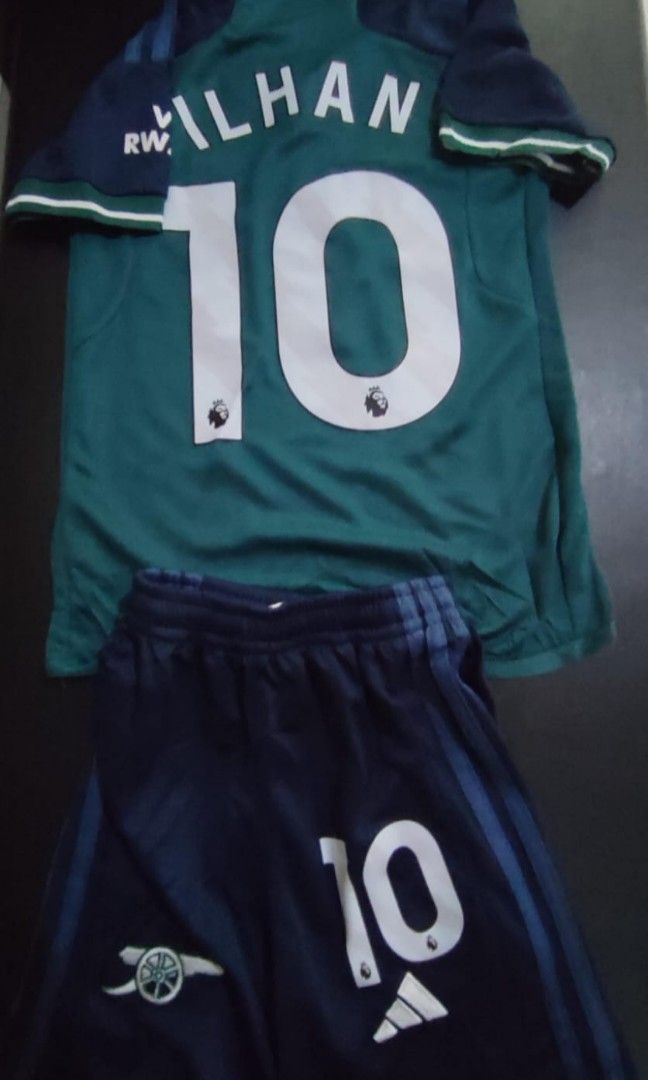 Arsenal jersey hot sale custom name