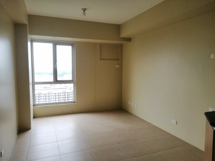 Avida Astrea Studio Unit (Category: Apartments & Condos) located in Paranaque City. Submitted by gailf (Listing ID 1271618041, Image 1). Description: Your next home. :) great for solo living or if you're a couple. - P10,500 rent/month - Studio unit, approximately 22 sqm. - Unfurnished - Association dues included. - 2 months deposit, 2 months advance - Post dated checks - At least six month term Viewing available on weekends. Please schedule at le