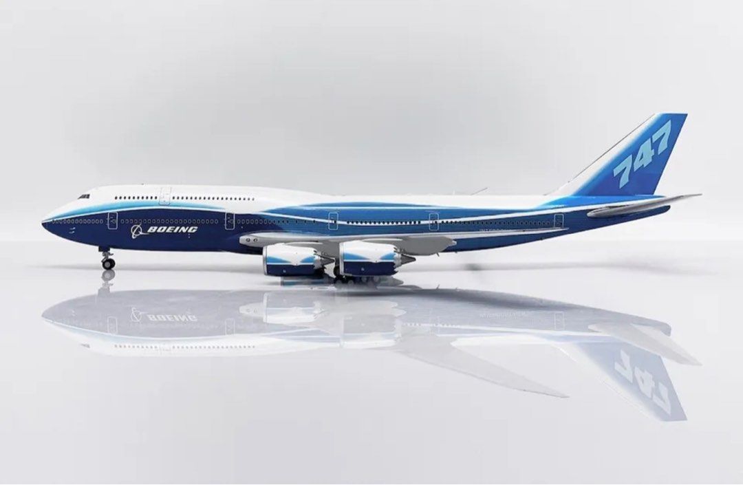 SQ Wings 1/200 747-8 House Dreamliner