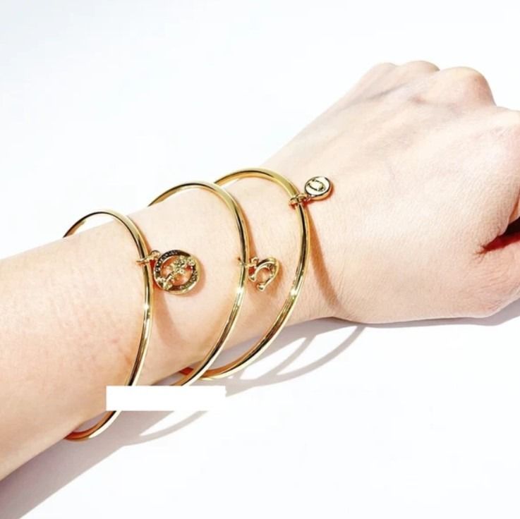Gold bangle set best sale of 3