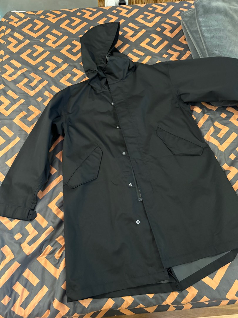 Uniqlo hotsell raincoat mens