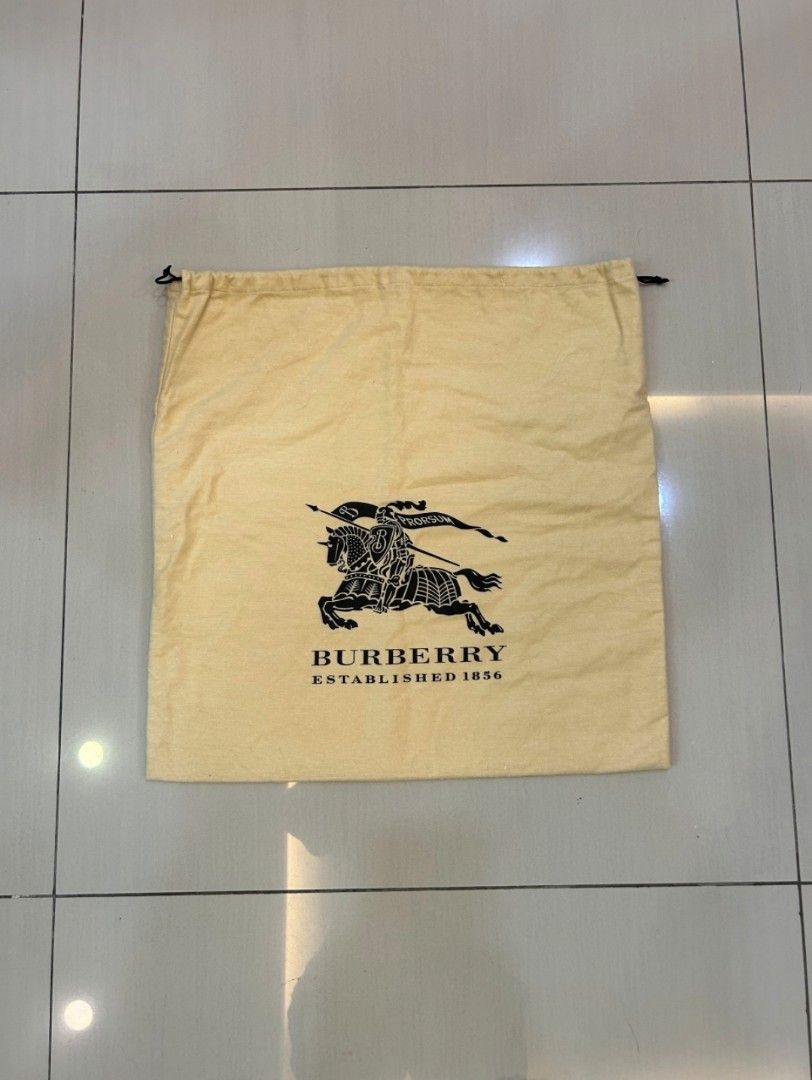 Dust bag burberry store