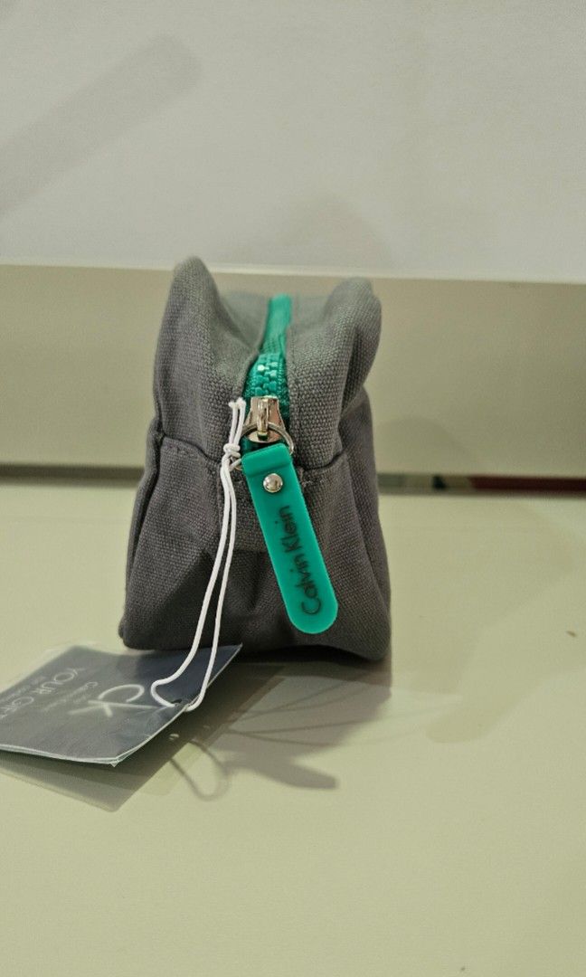 Calvin Klein One Travel Case Toiletry Bag, Men's Fashion, Bags