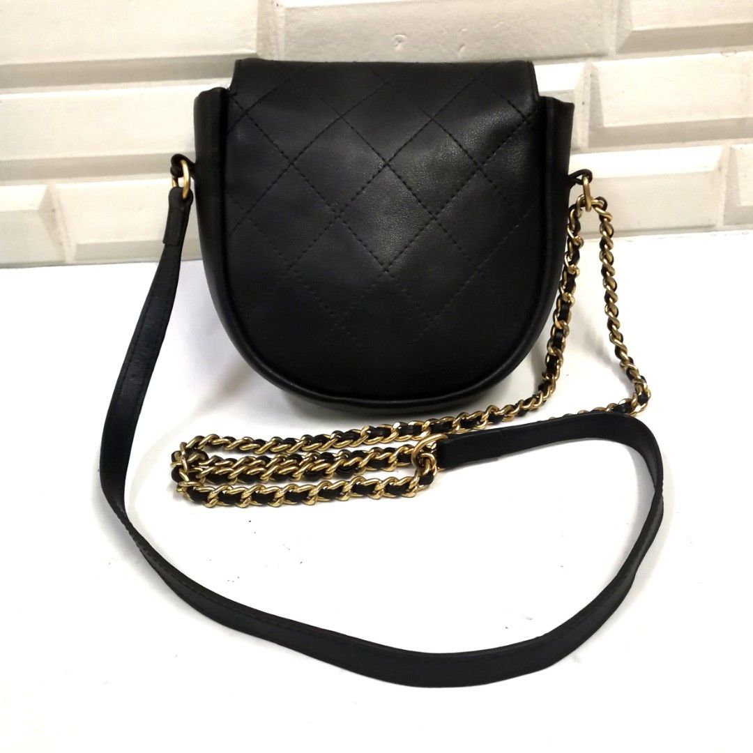 Chanel messenger hot sale crossbody bag