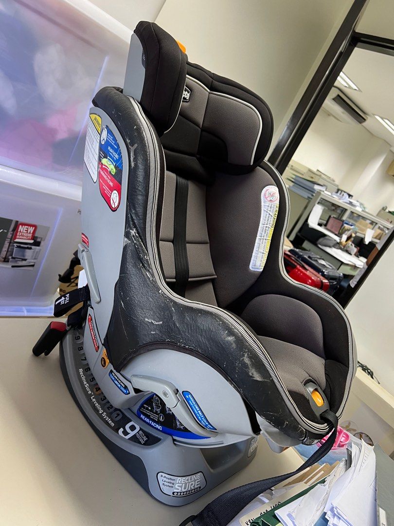 Chicco (Category: Car Seats) located in Paranaque City. Submitted by pafg415 (Listing ID 1271616841, Image 3). Description: With signs if usage but works its purpose very well. Valid til 2025 (see attached photo).