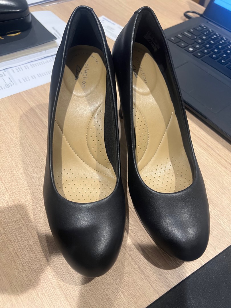 Clarks black pump sales