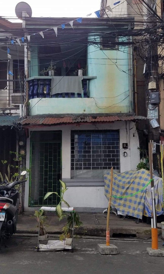 Commercial Area House & Lot For Sale at Galas Quezon City, Property