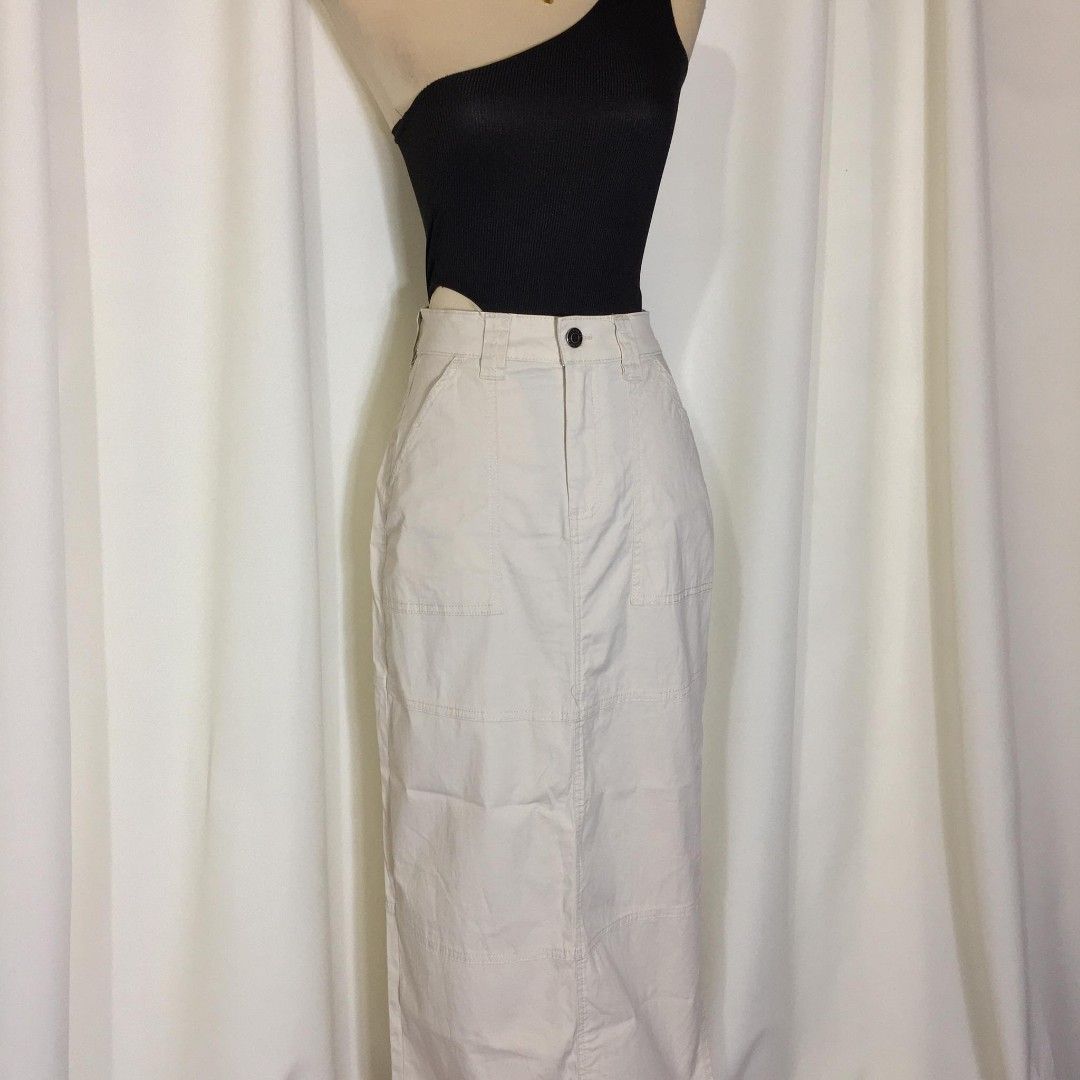 cotton on cargo skirt, Women's Fashion, Bottoms, Skirts on Carousell