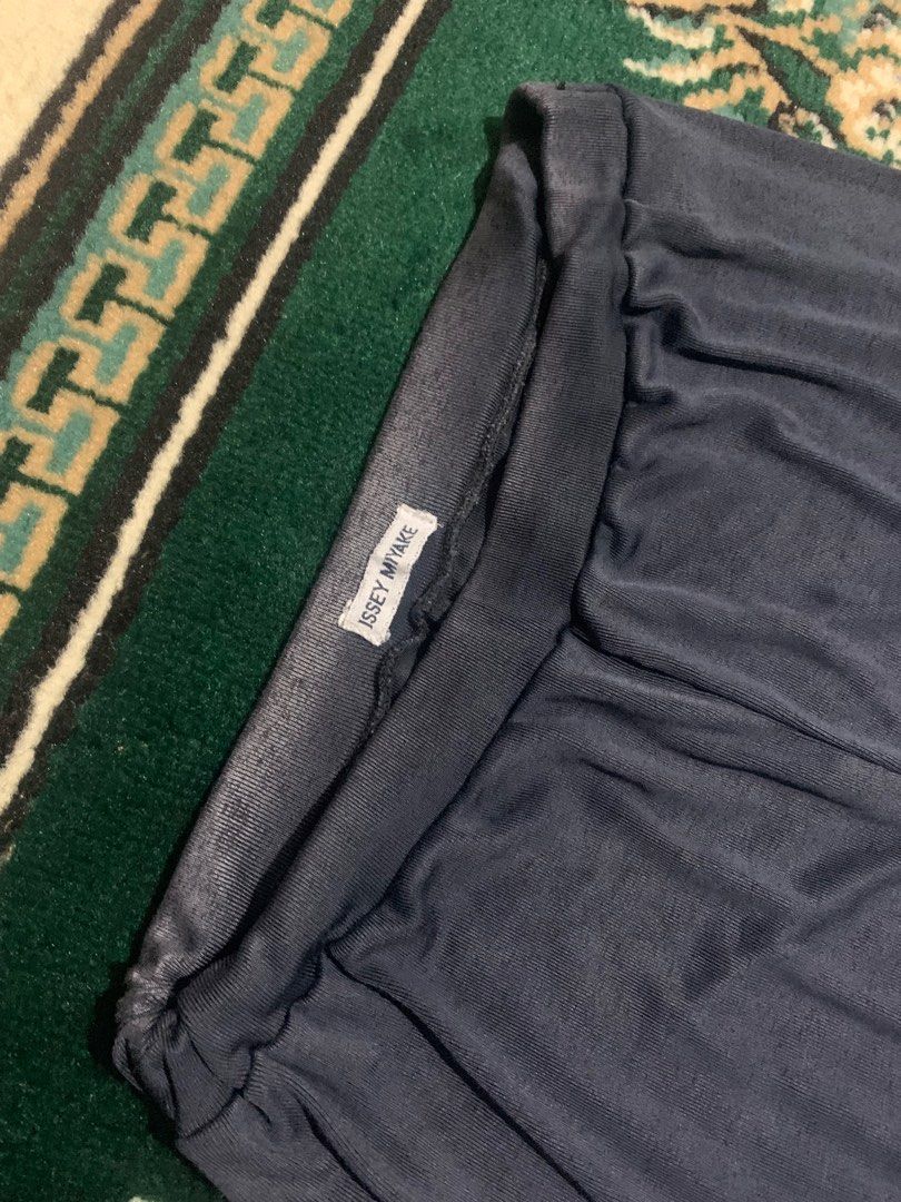 Issey Miyake Stretch Pants (Category: Joggers) located in Naga. Submitted by nowhere_archive_shop (Listing ID 1271563486, Image 2). Description: Issey Miyake Stretch Pants Legging 30-36 waist 40 length 5.5-6 inch leg opening Dm.