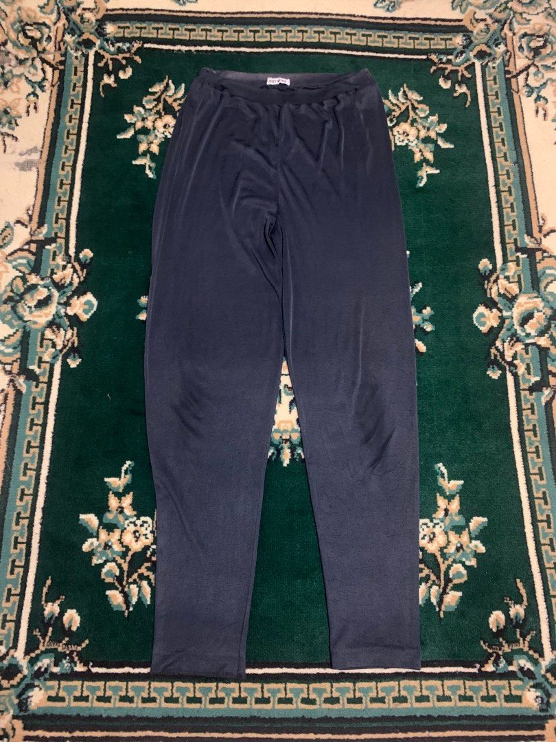 Issey Miyake Stretch Pants (Category: Joggers) located in Naga. Submitted by nowhere_archive_shop (Listing ID 1271563486, Image 1). Description: Issey Miyake Stretch Pants Legging 30-36 waist 40 length 5.5-6 inch leg opening Dm.
