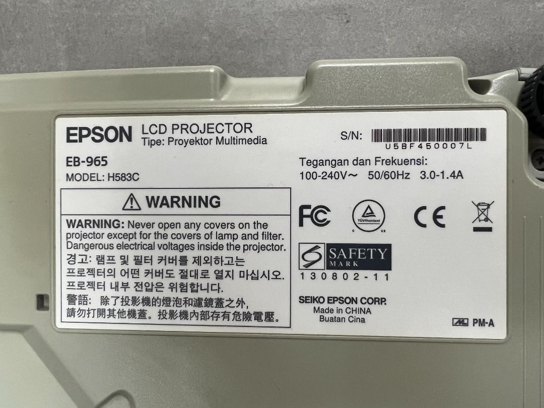 EPSON EB-965 投影機｜亮度3500 流明｜解析度1024 x 768｜內置喇叭