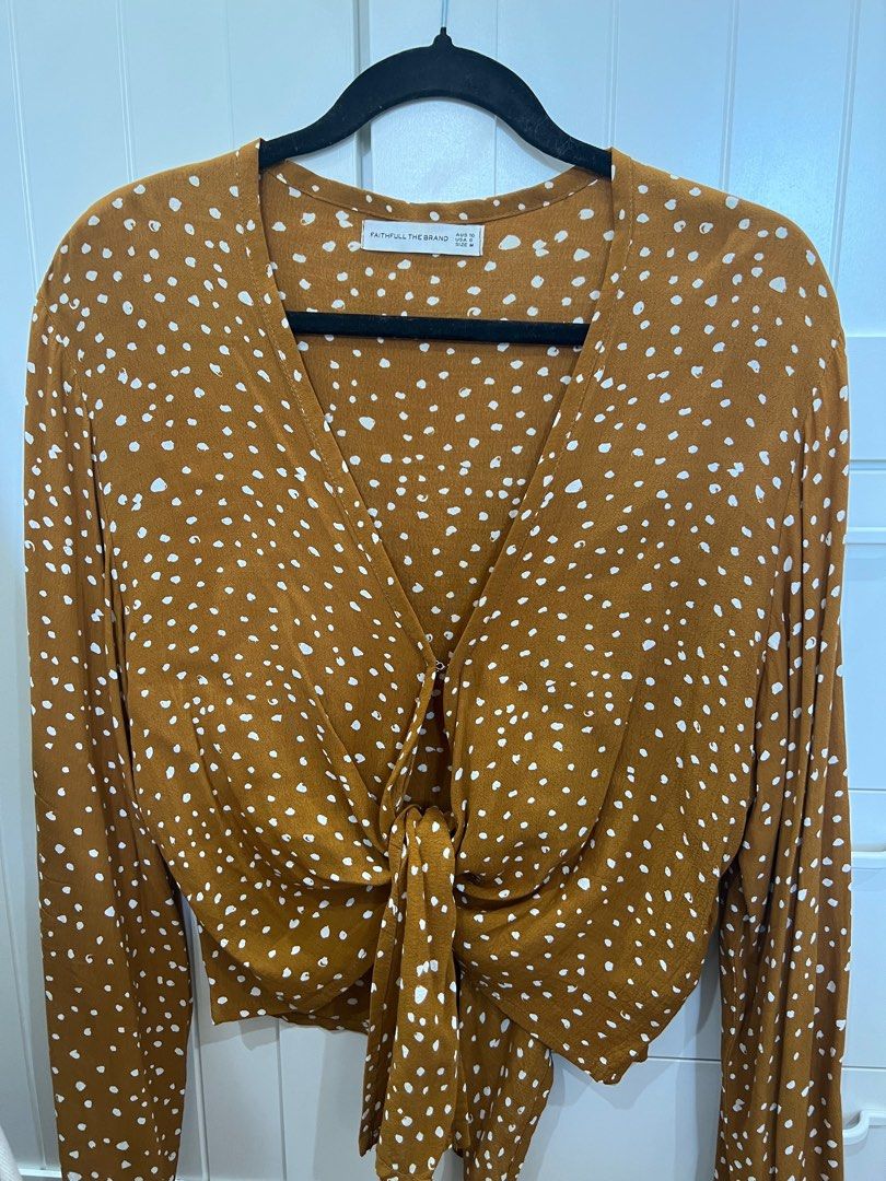 Faithfull the Brand Top (Category: Blouses) located in Manila. Submitted by cheemishops (Listing ID 1271474426, Image 2). Description: Faithfull the Brand Size Medium For pre-order From Australia. Will be shipped on January 9 if you purchase. .