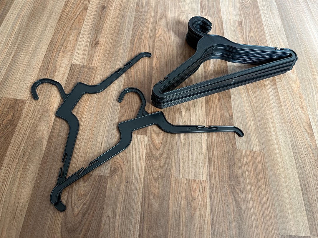 Free clothes hanger, Furniture & Home Living, Home Improvement & Organisation, Hooks & Hangers