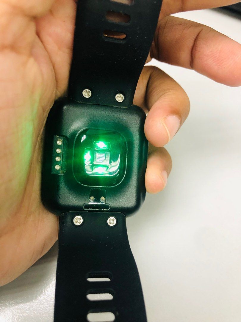 Fitbit versa or garmin forerunner 35 best sale