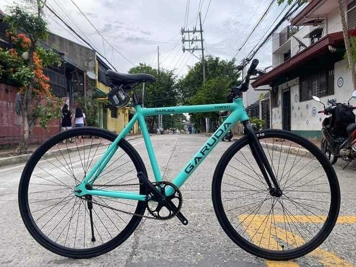 GARUDA TEMPEST ALLOY FIXIE 700c x 23c (Category: Bicycles) located in Pasig City. Submitted by gemma_00 (Listing ID 1271455822, Image 1). Description: 👉GARUDA TEMPEST ALLOY FIXIE 700c x 23c 💥Sale Price▪️ 5,600 SPECS:👇👇👇 ▪️Garuda Lightweight Alloy Frame ▪️Smooth weld ▪️Single Speed ▪️Alloy Rims ▪️Alloy Stem 60mm ▪️Top tube 52cm ▪️Seat tube 52cm ▪️47t Crank ▪️Dual Sprocket (18tfixgear)(16t freewheel) ▪️Bolt HUBS ▪️Compass Tire 700c x 23c ▪️Fro