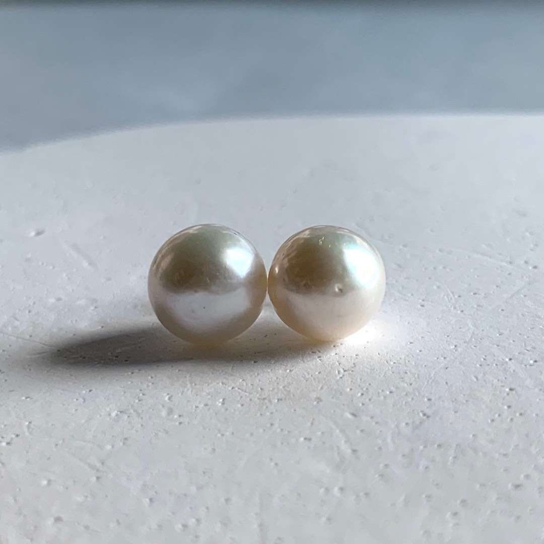 White shop earrings studs
