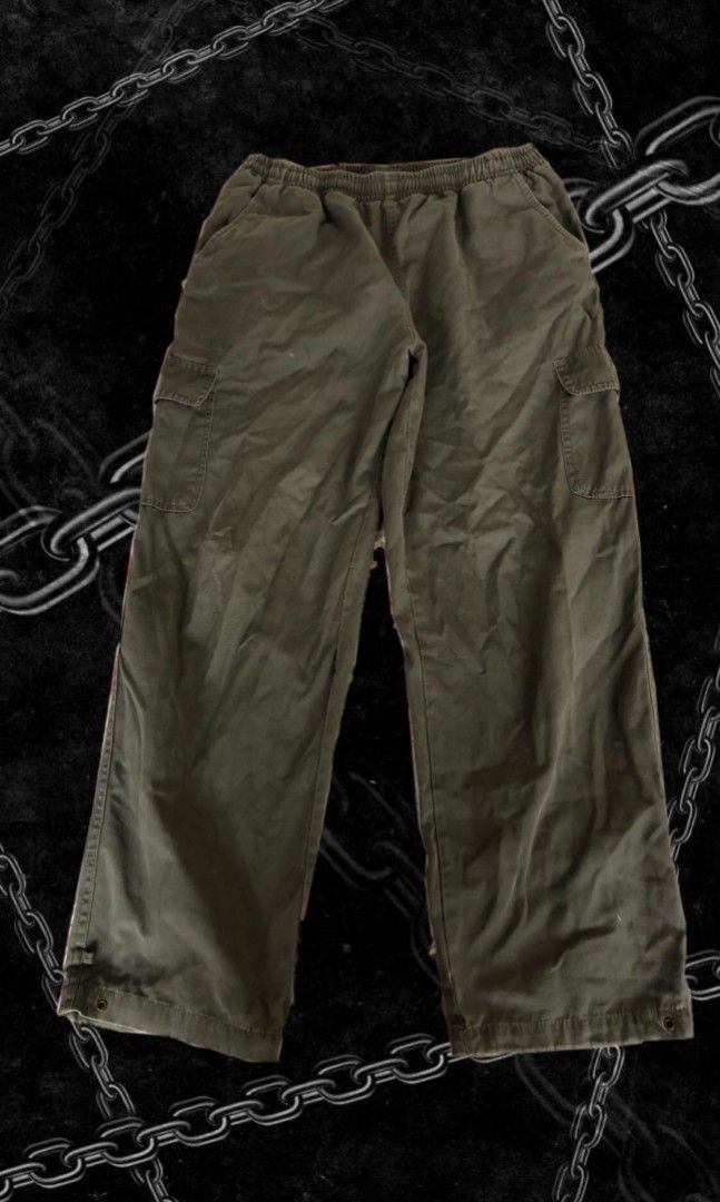 Army Green Cargo Pants, Women's Fashion, Bottoms, Other Bottoms on Carousell