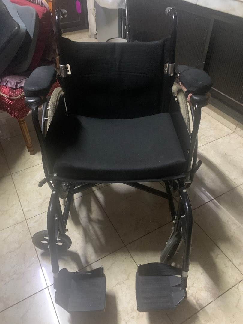 Heavy duty wheel chair for obese patient, Health & Nutrition, Assistive