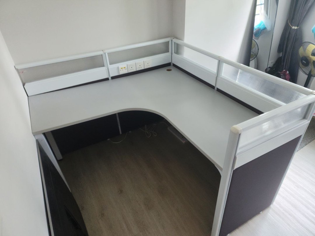 Home office cubicle - Computer workstation - Computer table - Office ...