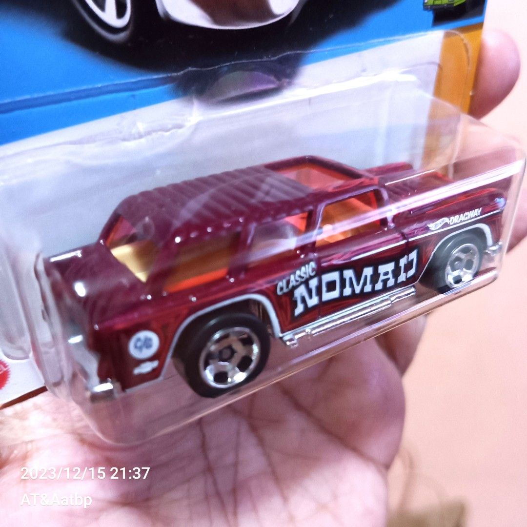 Hot Wheels Classic '55 Nomad – Roter HW Wagons 5/5, Modellauto Im Maßstab 1:64