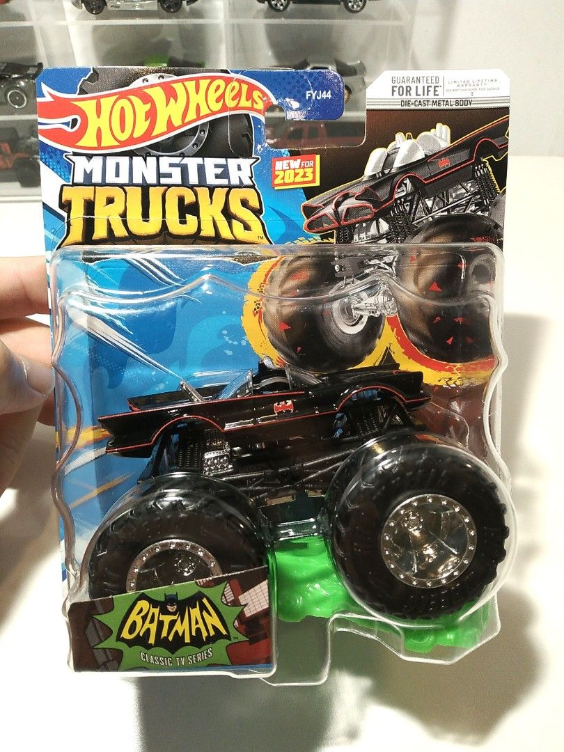 Monster jam batman hot wheels hotsell