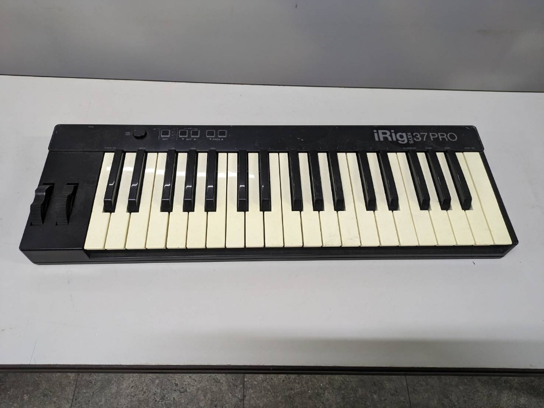 【尚典中古家具】iRig Keys 37 Pro USB 主控鍵盤-MIDI鍵盤中古.二手.鍵盤.鋼琴鍵盤.