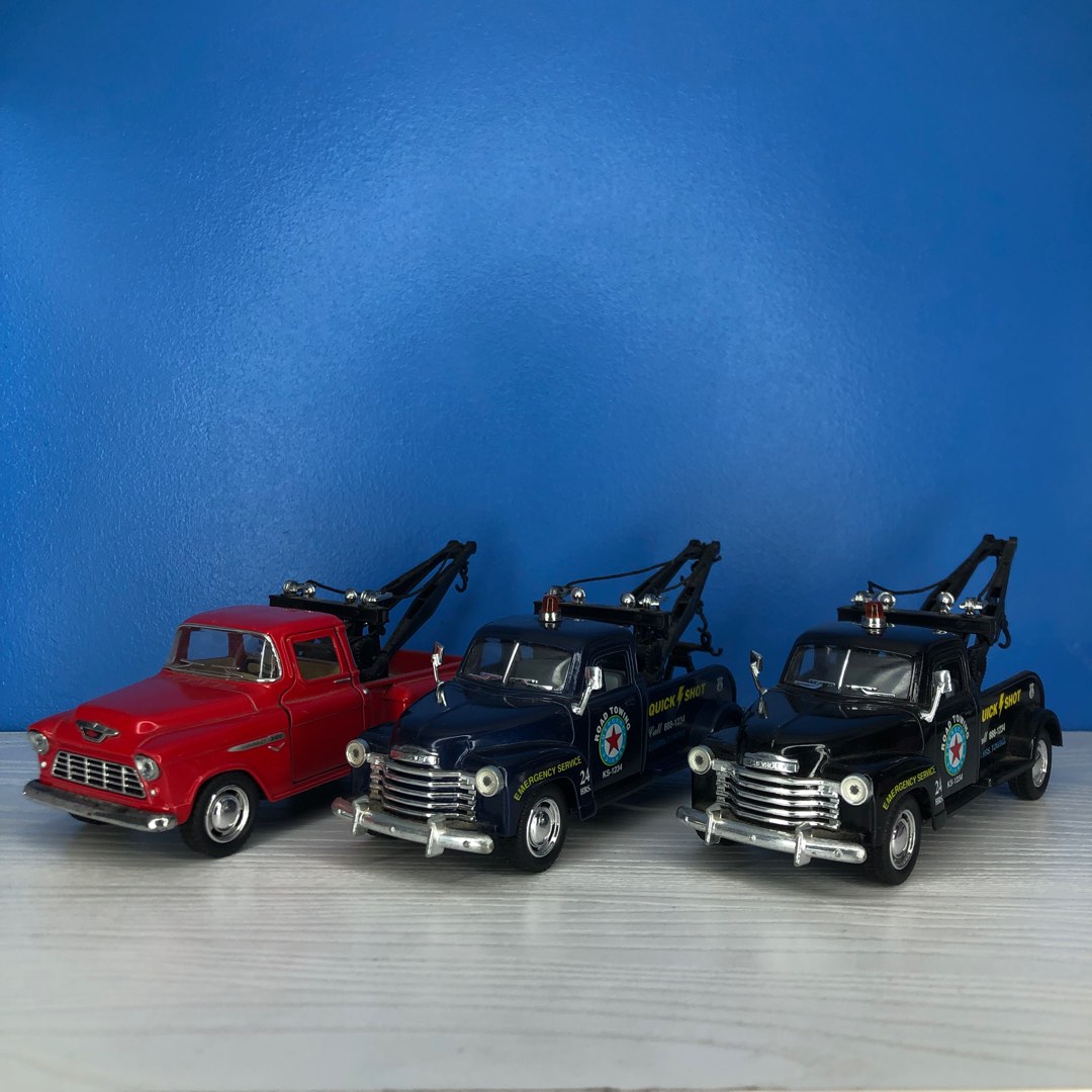Kinsmart 1:32 Chevrolet tow trucks, Hobbies & Toys, Toys & Games on ...