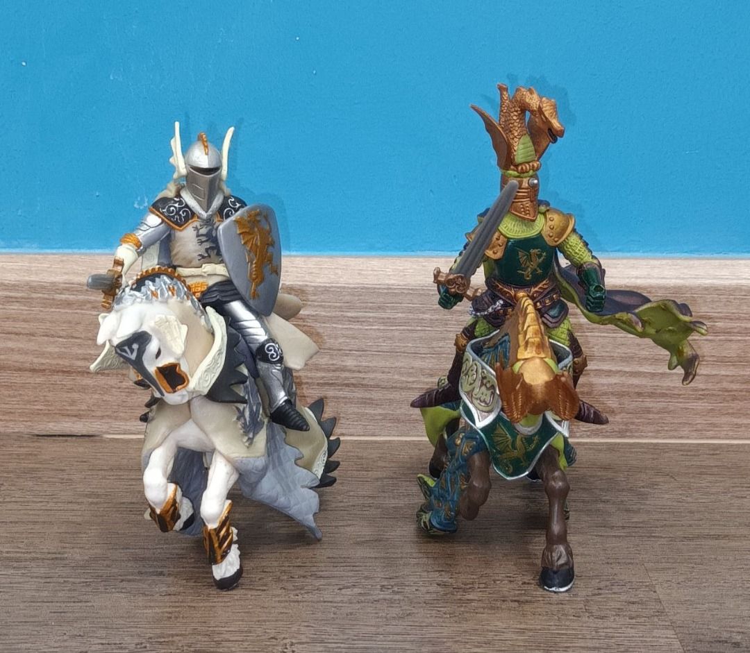 Knights and horses figures shop