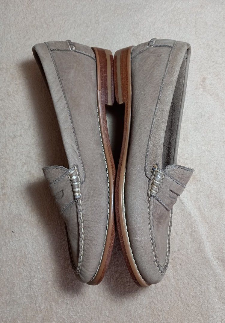 LL BEAN SIGNATURE Women s Penny Loafers Size 6.5M Genuine Leather