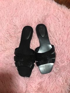 (Category: ) located in . Submitted by declutterbaby_ (Listing ID 1271598425, Image 1). Description: .