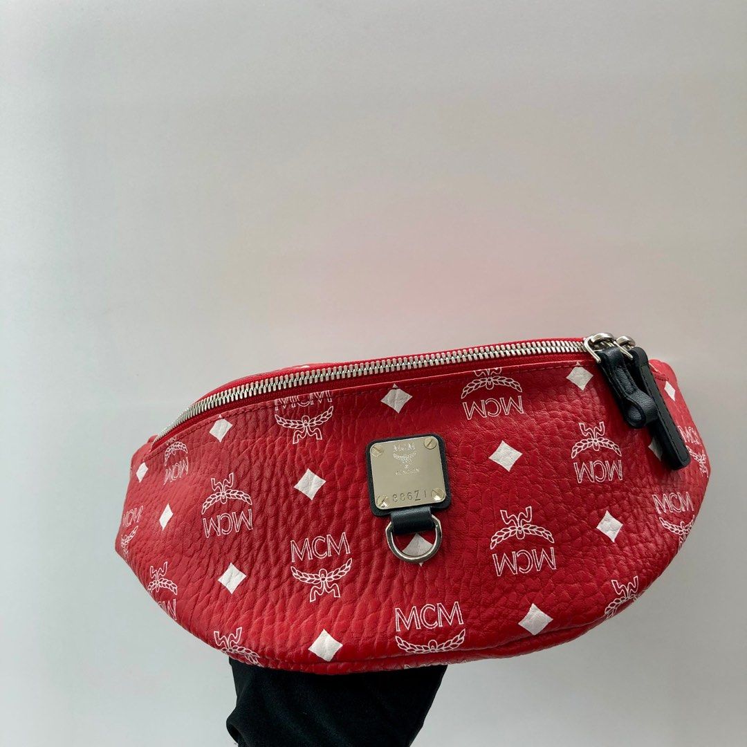 Red mcm best sale fanny pack