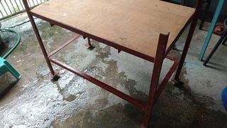Metal Frame Table Rack