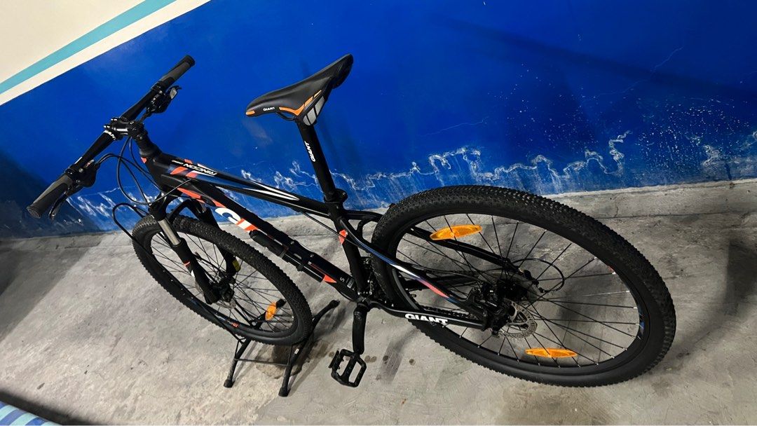Mountain Bike (Category: Bicycles) located in Taguig. Submitted by deepstasher (Listing ID 1271600477, Image 3). Description: Rush! Negotiable.. Giant Rincon Mountain Bike Orig Price: 32k (Year 2021) Standard Size | Small | 27.5 Wheels Used only twice Very good condition Pick up only (McKinley Hill Taguig City) .