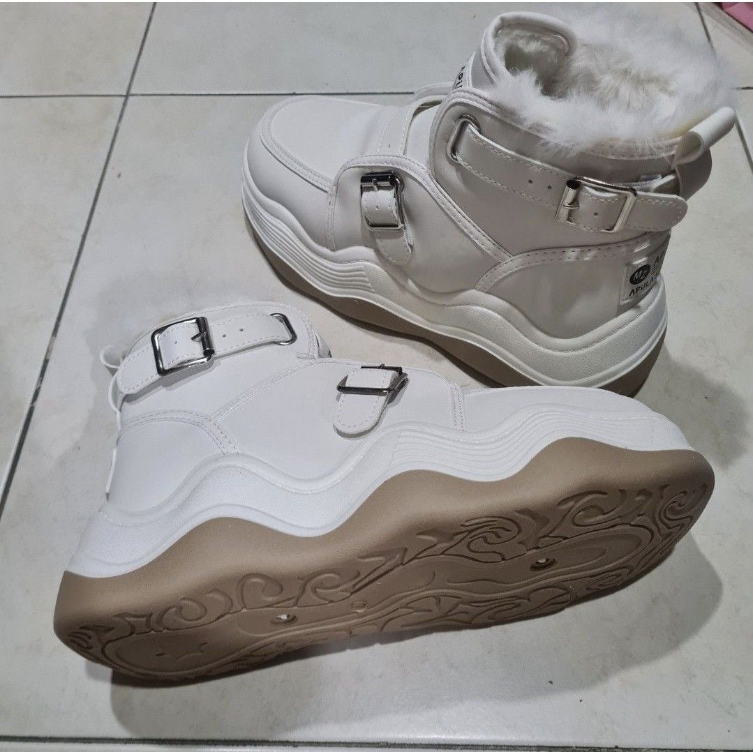 Warm winter on sale walking shoes