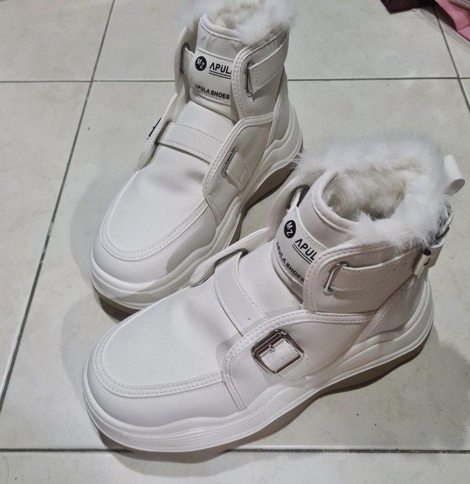 Warm lined outlet shoes
