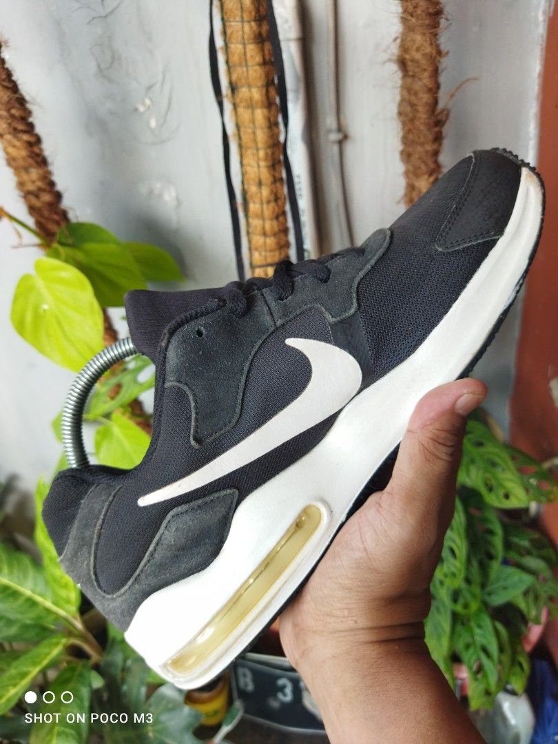 Air max deals guile on feet